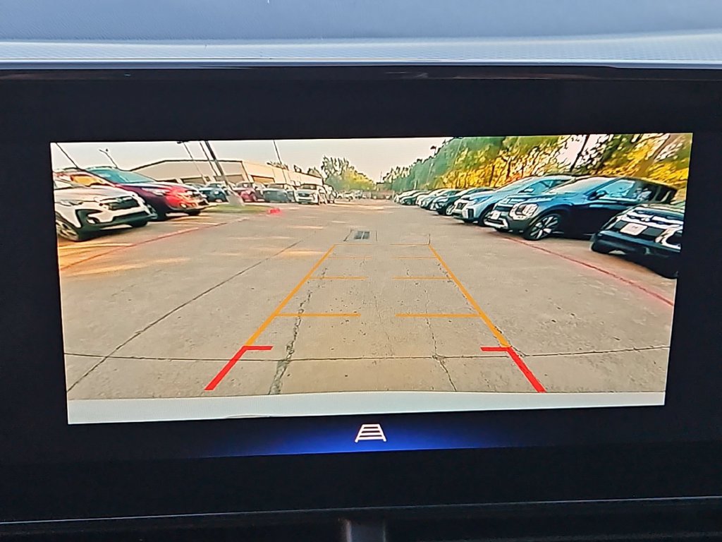 Used 2025 Chevrolet Trax LT w/ LT Convenience Package FWD image 15