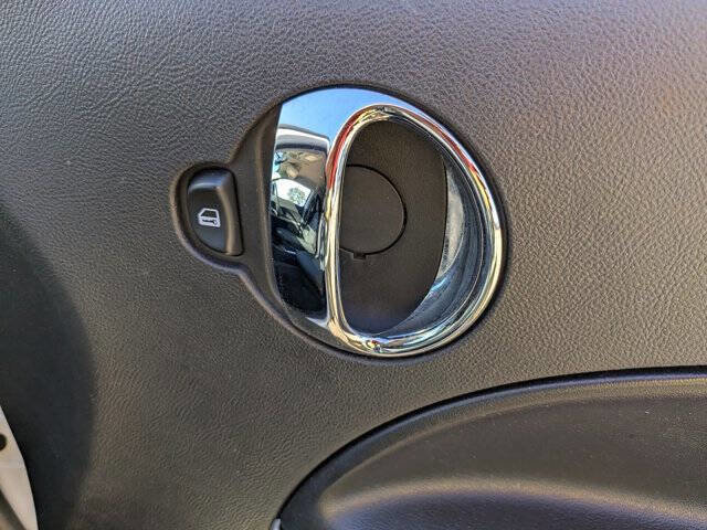 Used 2010 Chevrolet HHR LS image 28