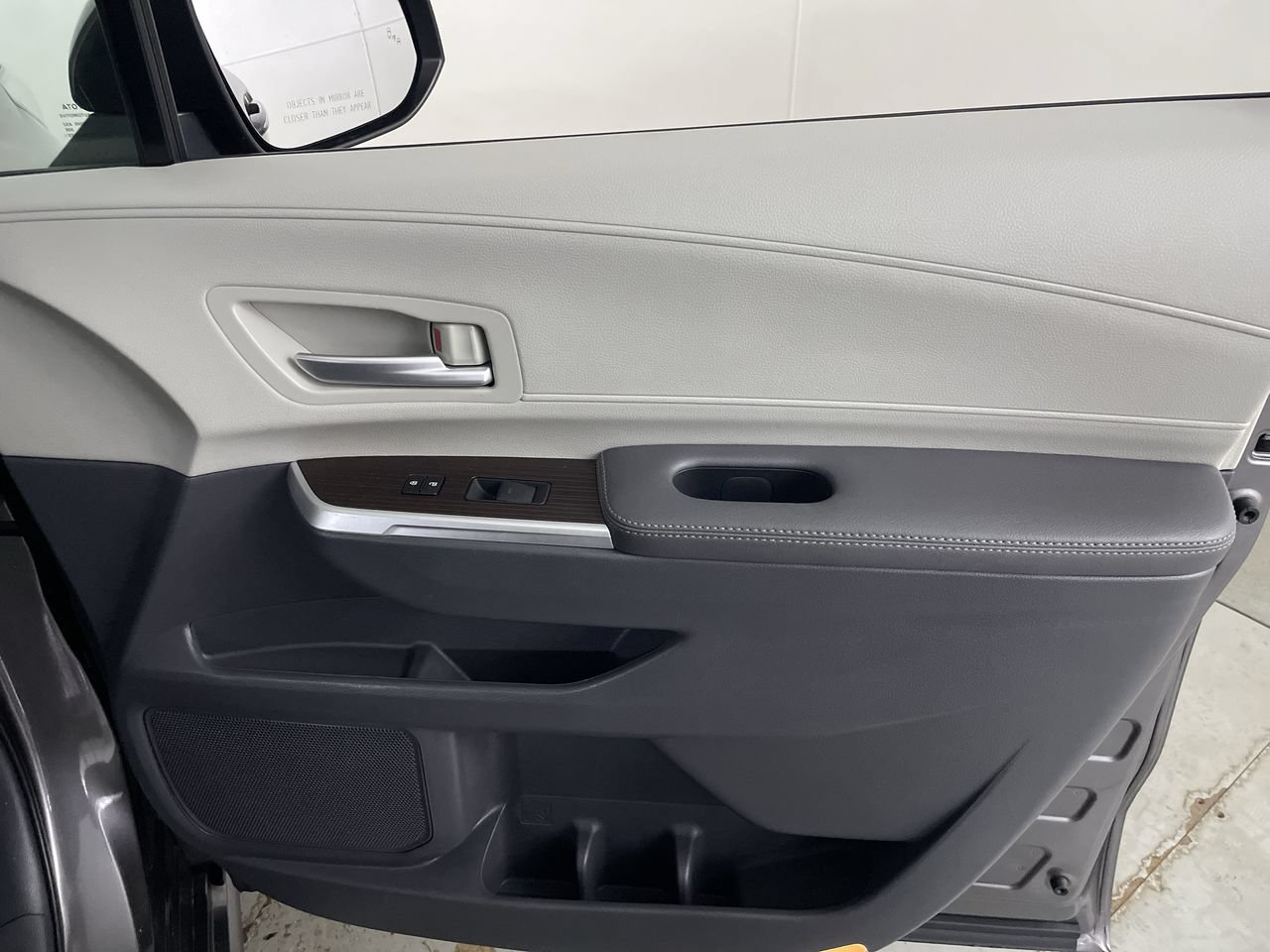 Used 2022 Toyota Sienna XLE FWD image 23