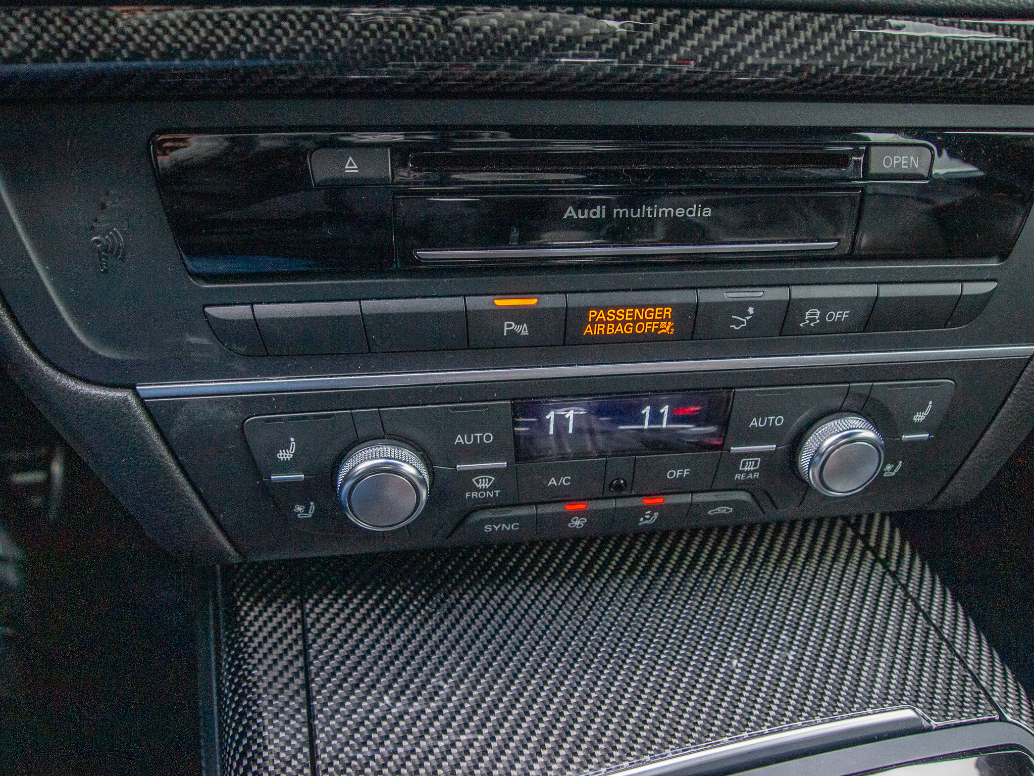 Used 2017 Audi RS 7 Performance w/ Driver Assistance Package image 17