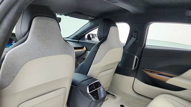 Used 2024 Lucid Air Pure RWD image 30