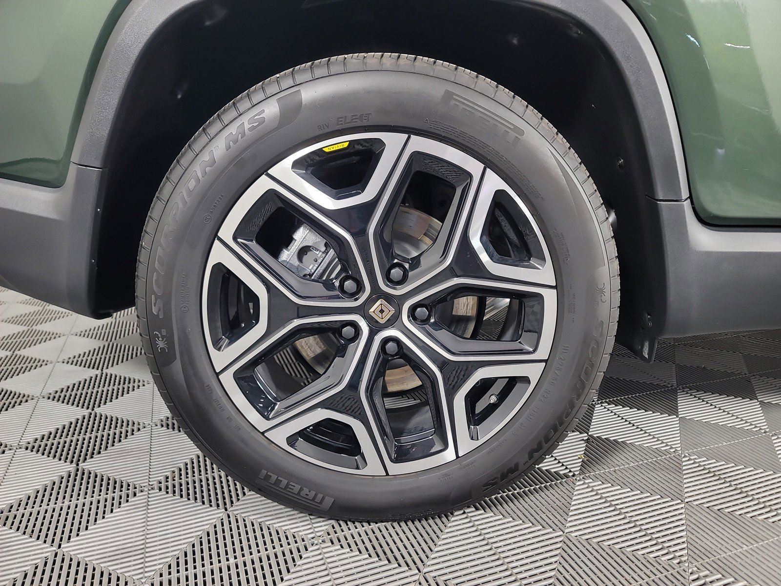 Used 2025 Rivian R1T Adventure image 12