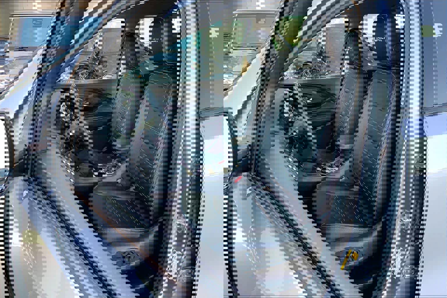 Used 2024 GMC Terrain Denali w/ Denali Premium Package image 7