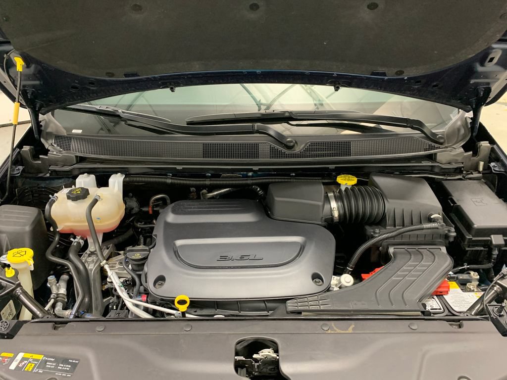 Used 2025 Chrysler Pacifica Limited FWD image 16