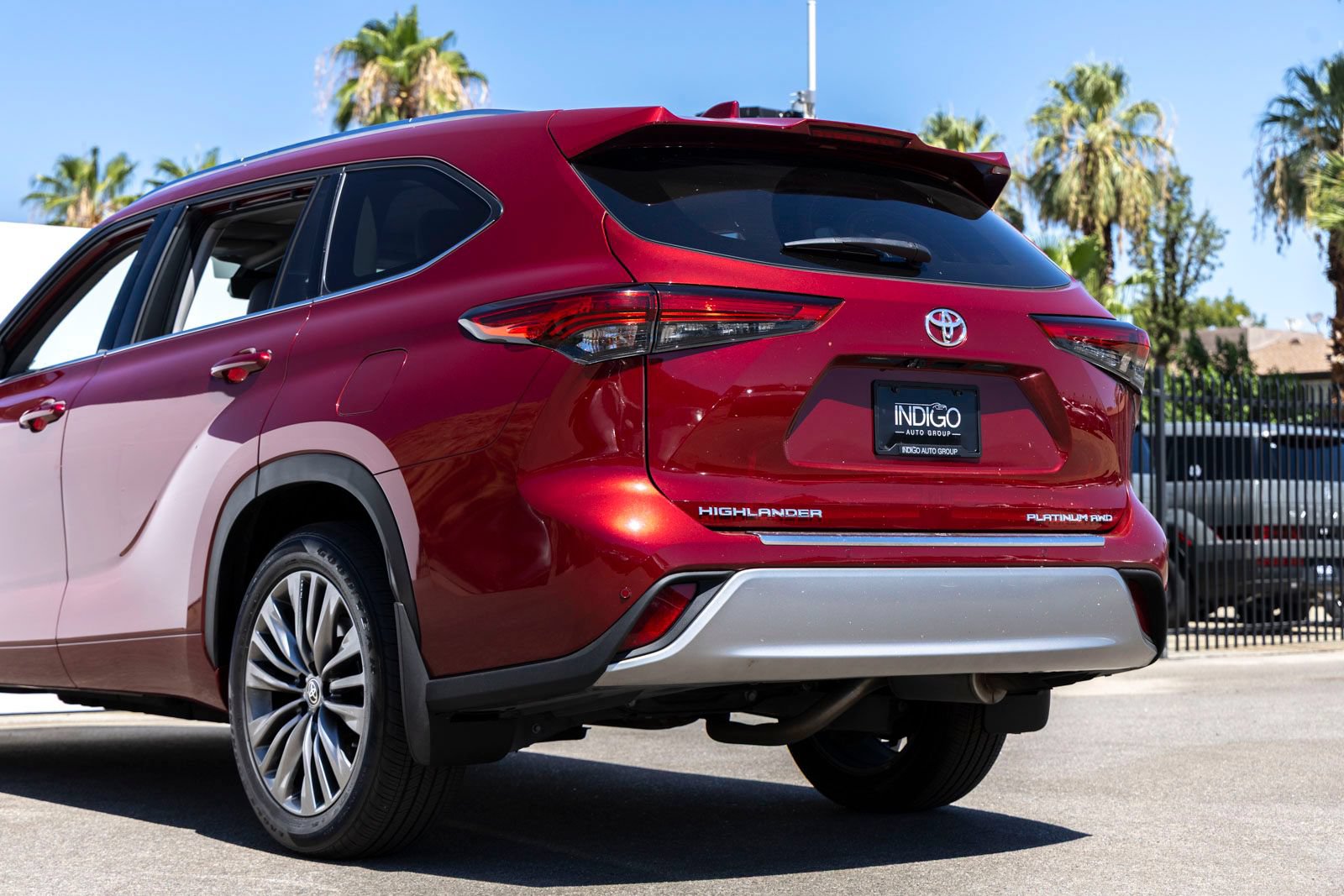 Used 2020 Toyota Highlander Platinum AWD/4WD image 8