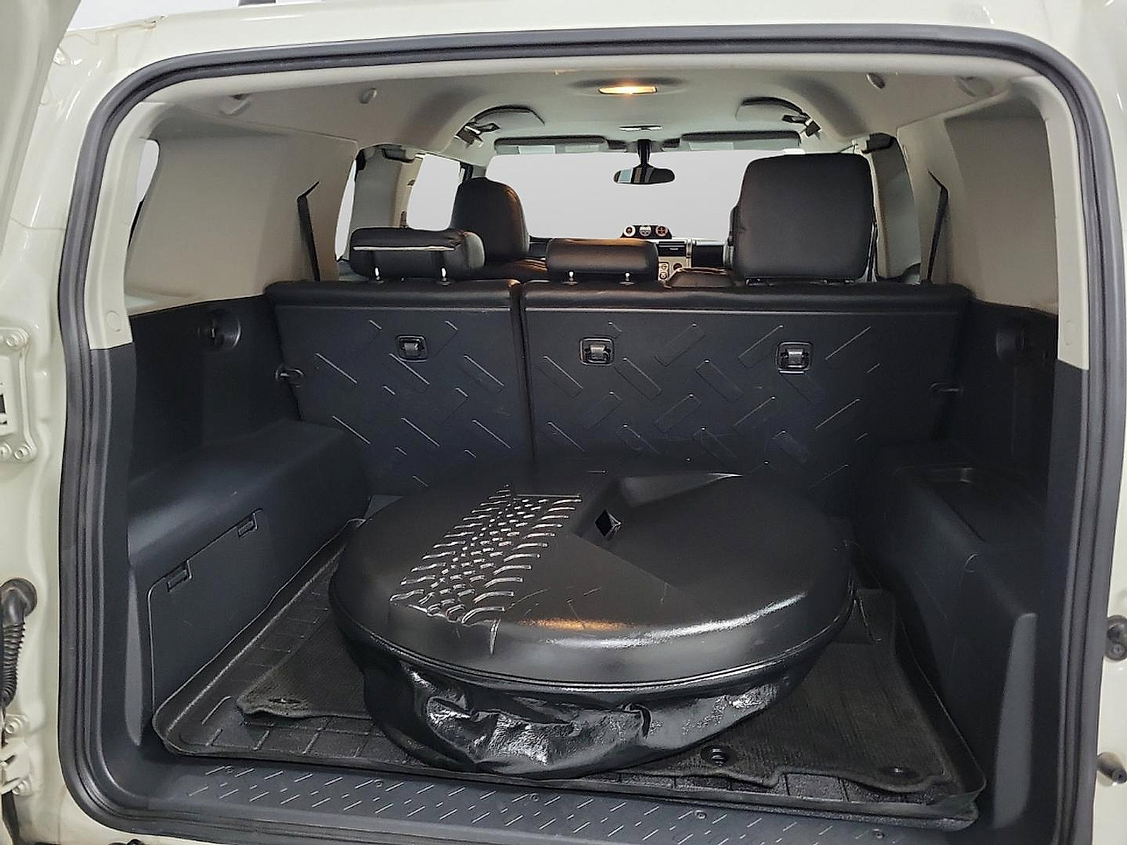 Used 2012 Toyota FJ Cruiser 4WD image 19