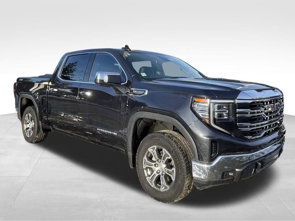 Used 2025 GMC Sierra 1500 SLT image 3