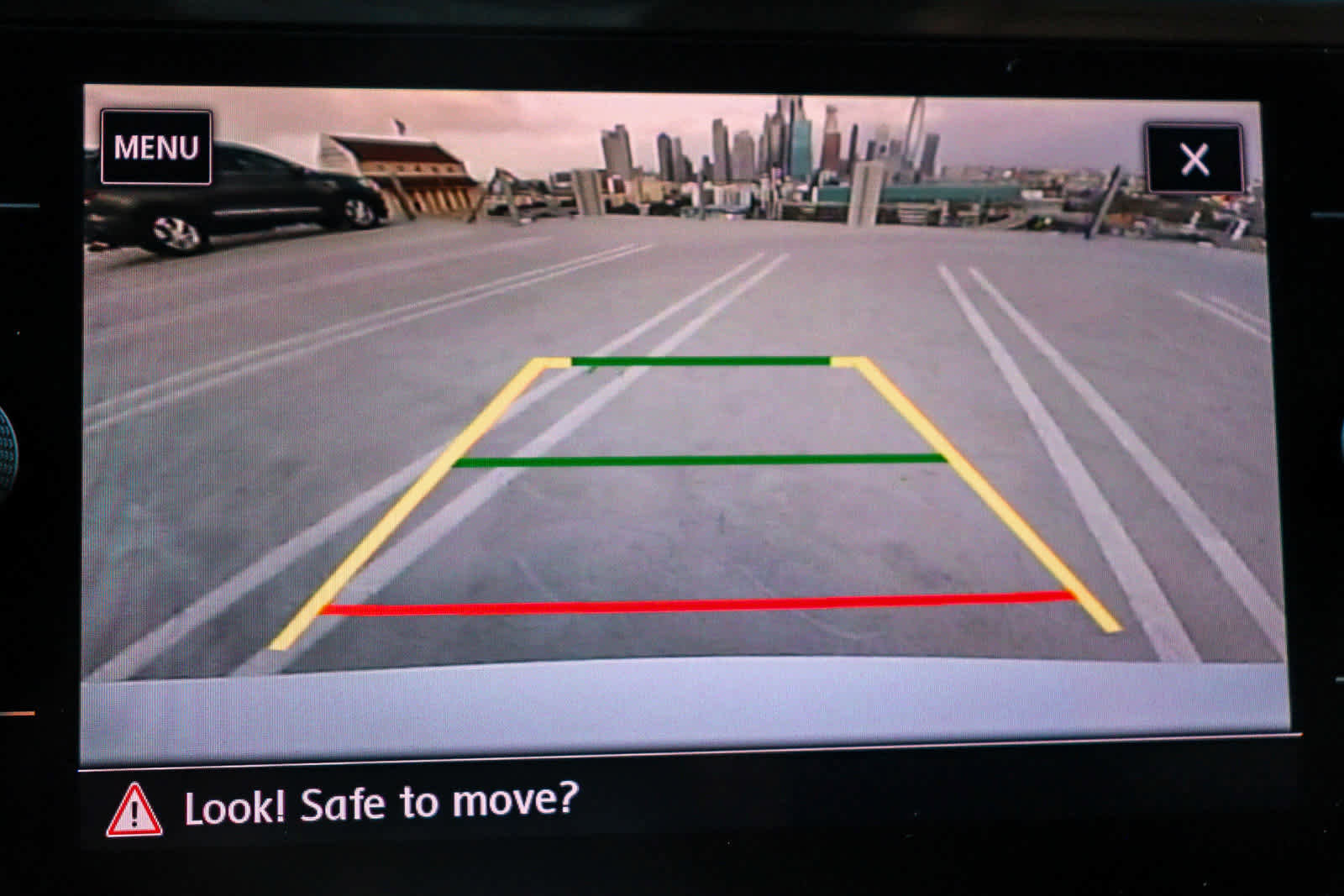 Used 2018 Volkswagen Tiguan SE image 25