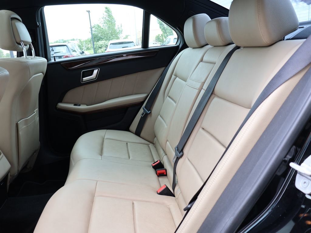 Used 2013 Mercedes-Benz E 350 4MATIC Sedan image 12
