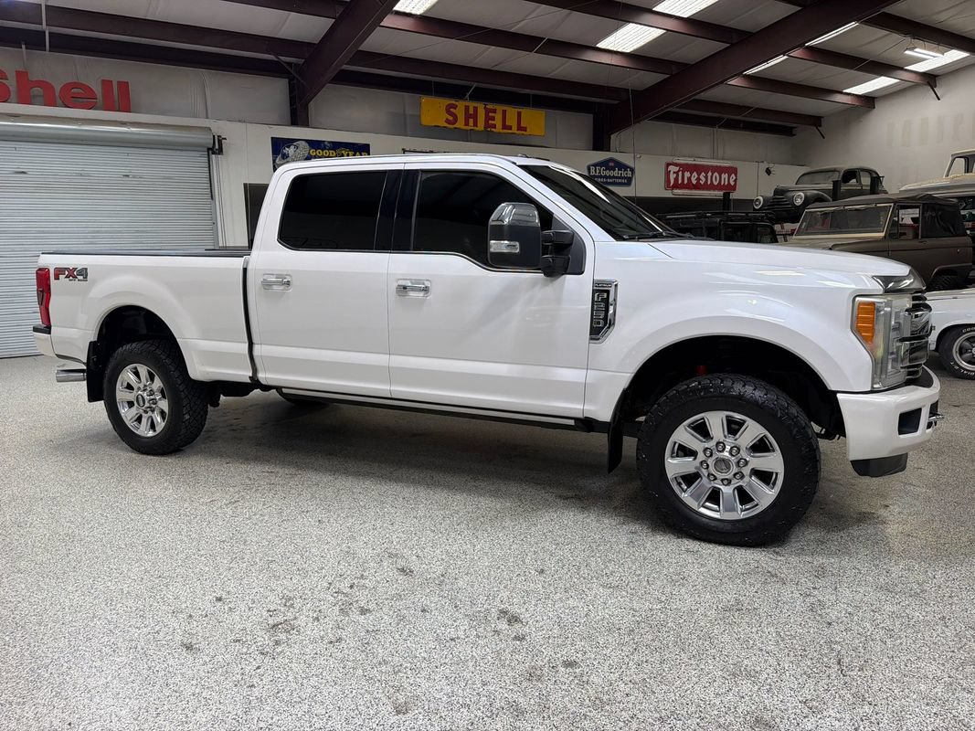 Used 2017 Ford F250 Platinum w/ Platinum Ultimate Package AWD/4WD image 10