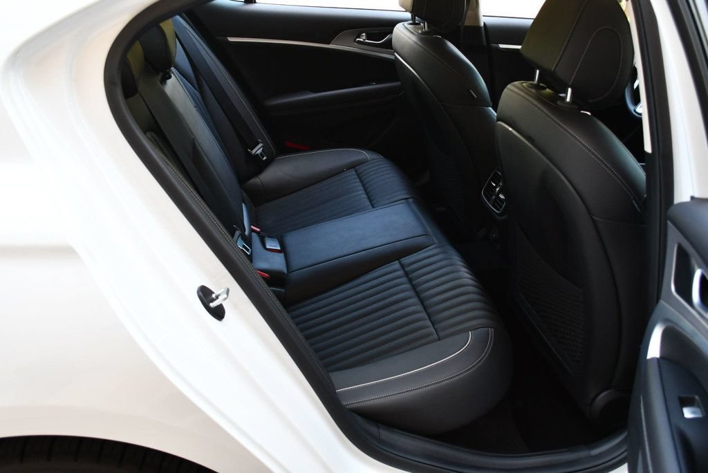 Used 2023 Genesis G70 3.3T RWD image 16