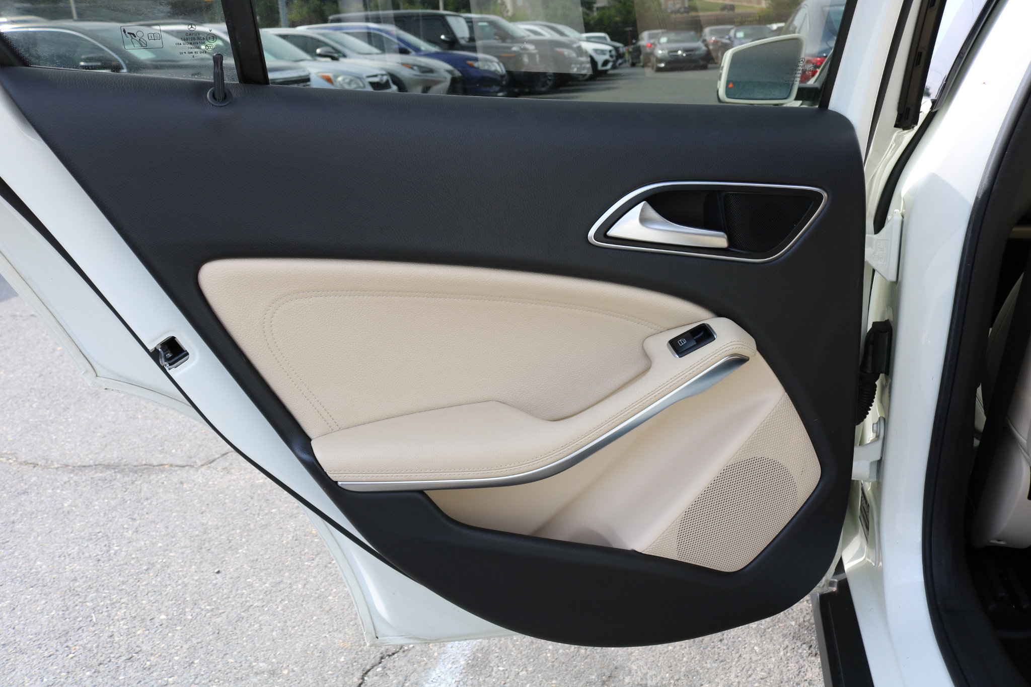 Used 2016 Mercedes-Benz GLA 250 image 33