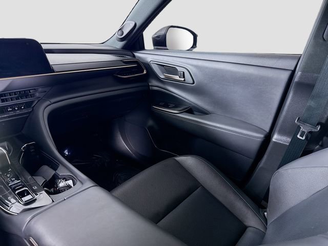 Certified 2024 Toyota Crown Platinum w/ Carpet Mat Package (TMS) AWD/4WD image 23