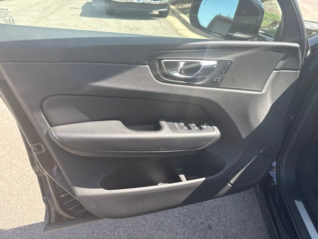 Used 2021 Volvo XC60 T5 Momentum w/ Advanced Package AWD/4WD image 8