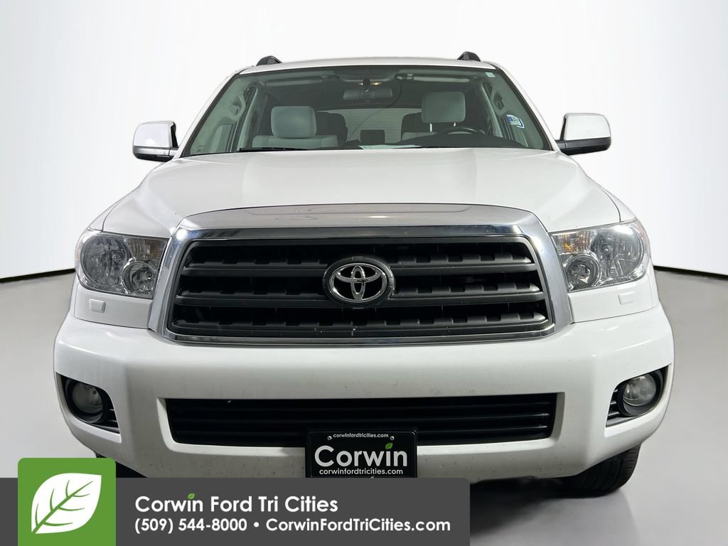 Used 2017 Toyota Sequoia SR5 AWD/4WD image 4