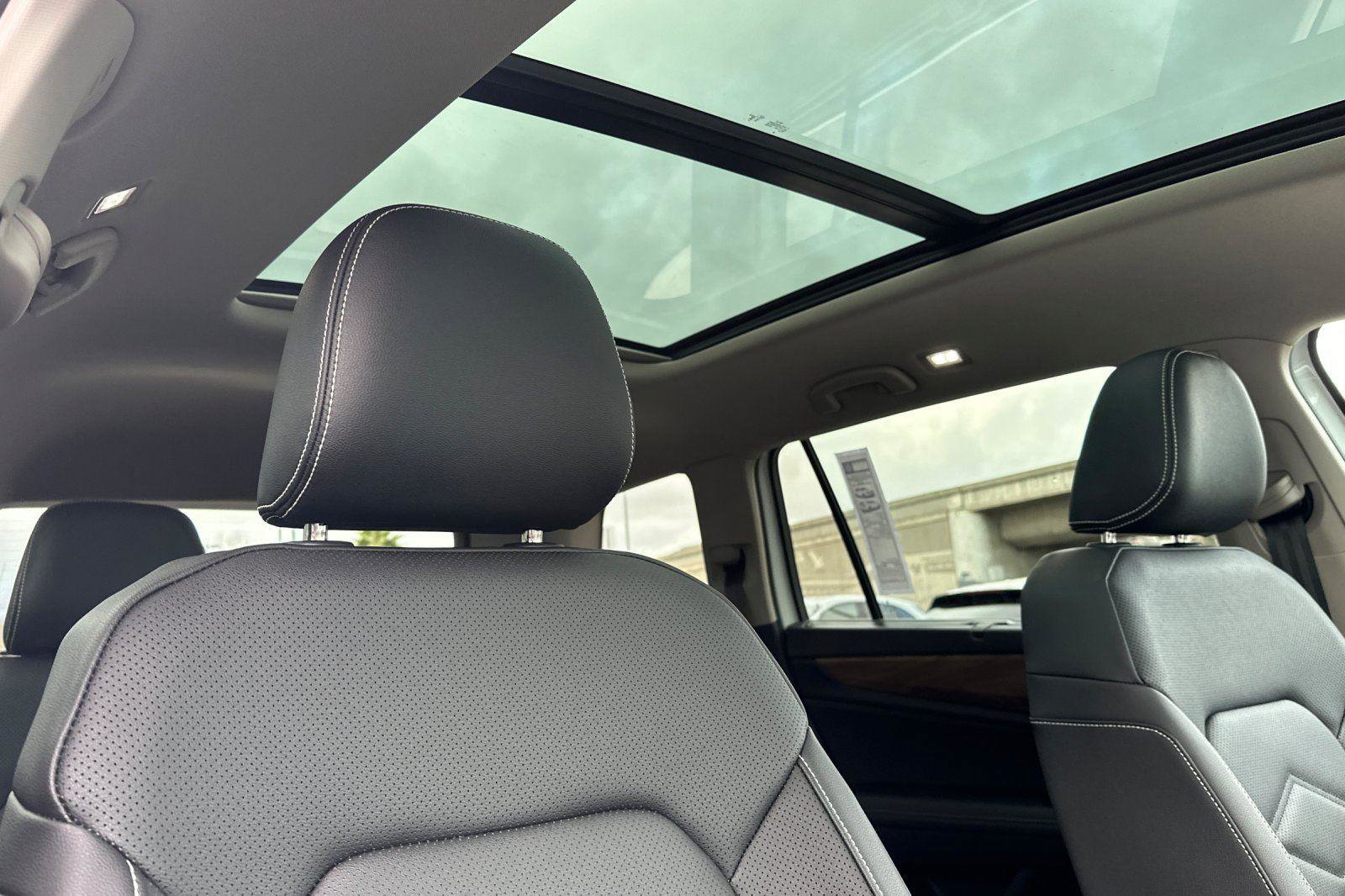 New 2026 Volkswagen Atlas SE image 17