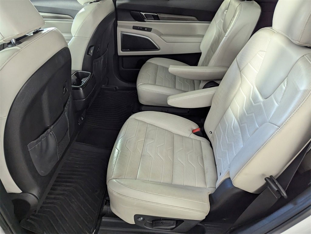 Used 2022 Kia Telluride SX w/ SX Prestige Package image 15