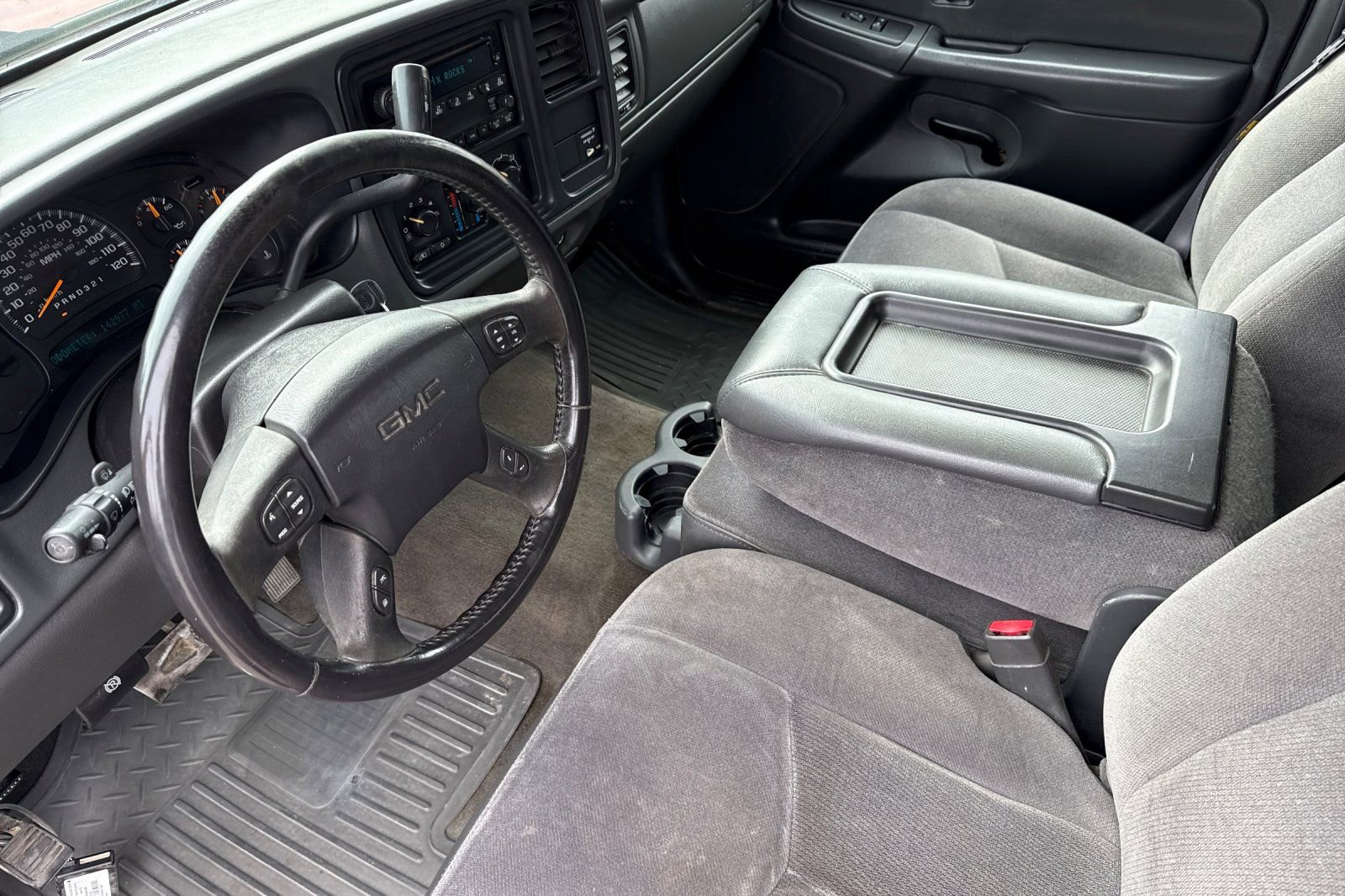 Used 2006 GMC Sierra 2500 SLE w/ Skid Plate Package image 7