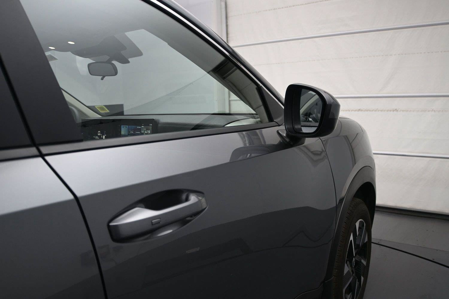 Certified 2025 Nissan Kicks SV AWD/4WD image 13