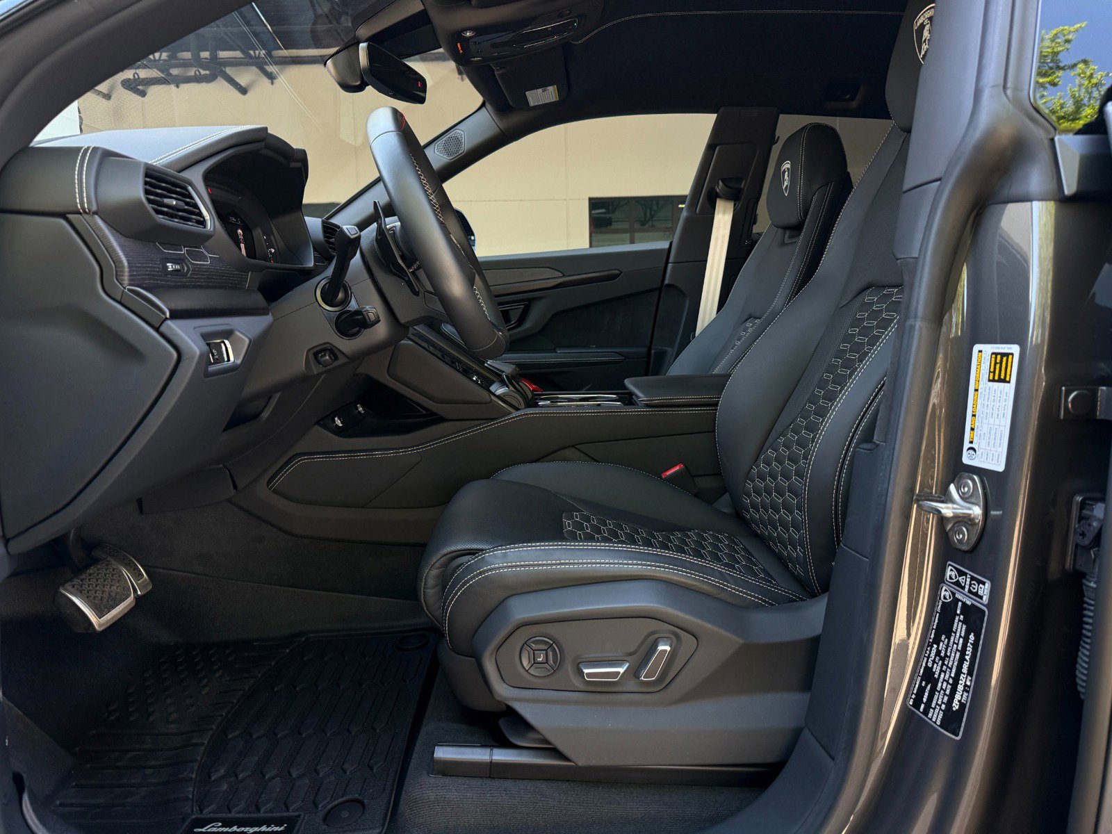 Used 2024 Lamborghini Urus S image 27