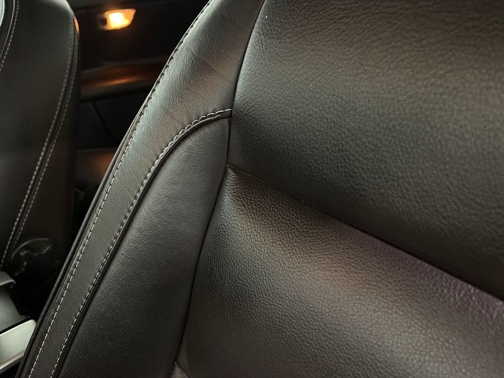 Used 2013 Volvo C70 T5 image 16