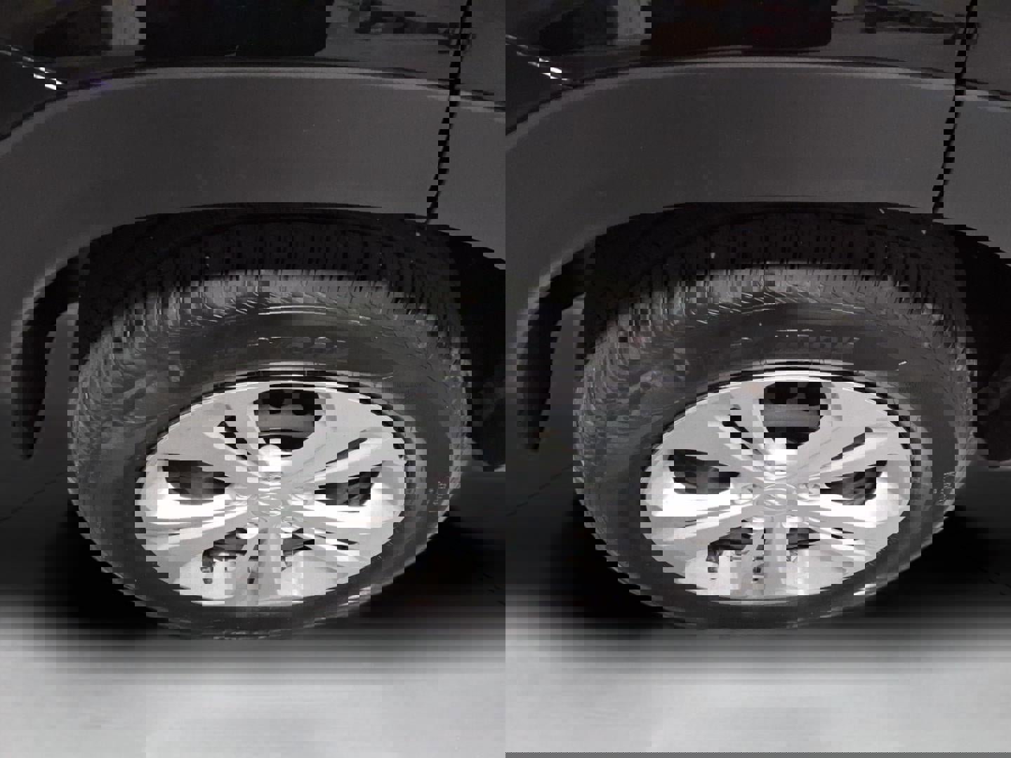 Used 2024 Chevrolet Trax LS w/ Driver Confidence Package image 18