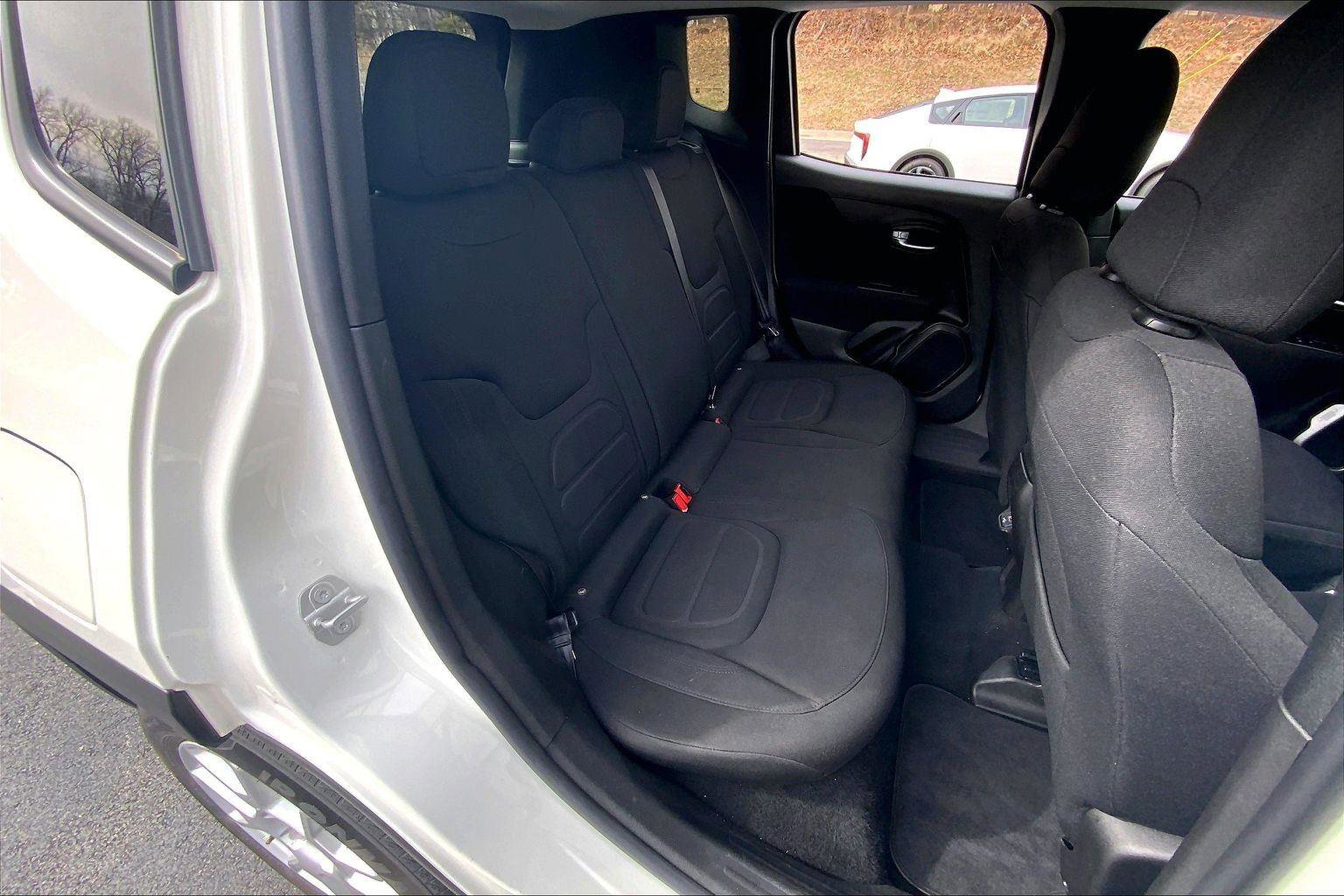 Used 2020 Jeep Renegade Latitude image 25