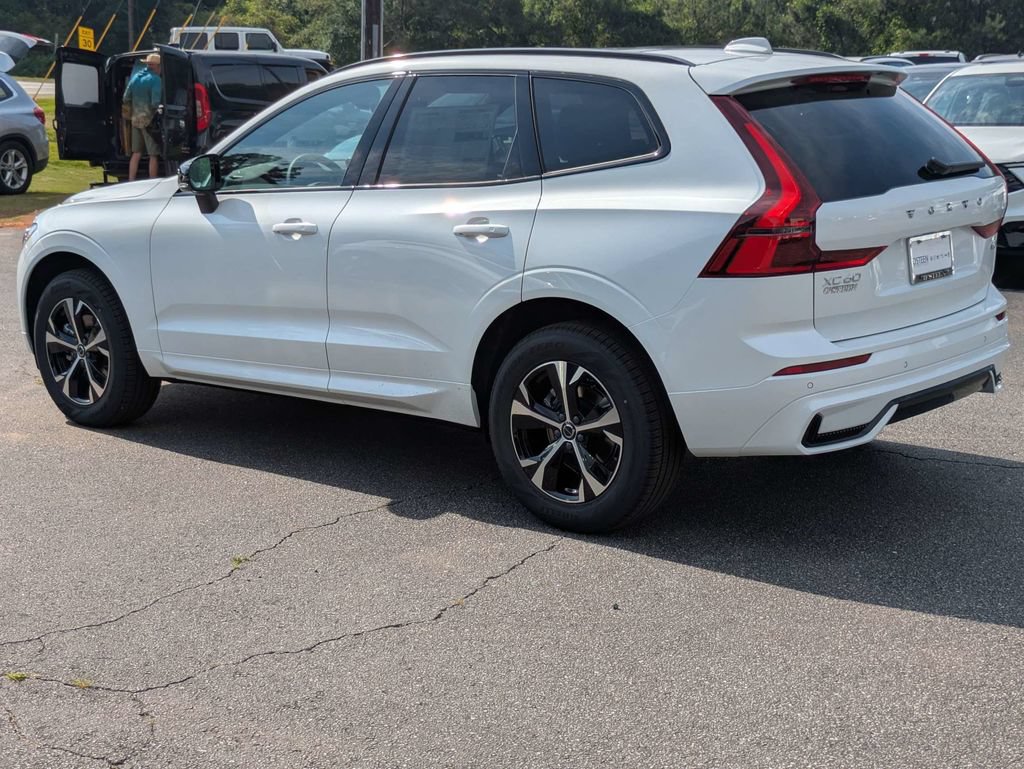 Used 2026 Volvo XC60 B5 Core AWD/4WD image 4