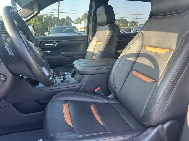 Used 2025 GMC Sierra 1500 AT4 w/ Technology Package AWD/4WD image 17