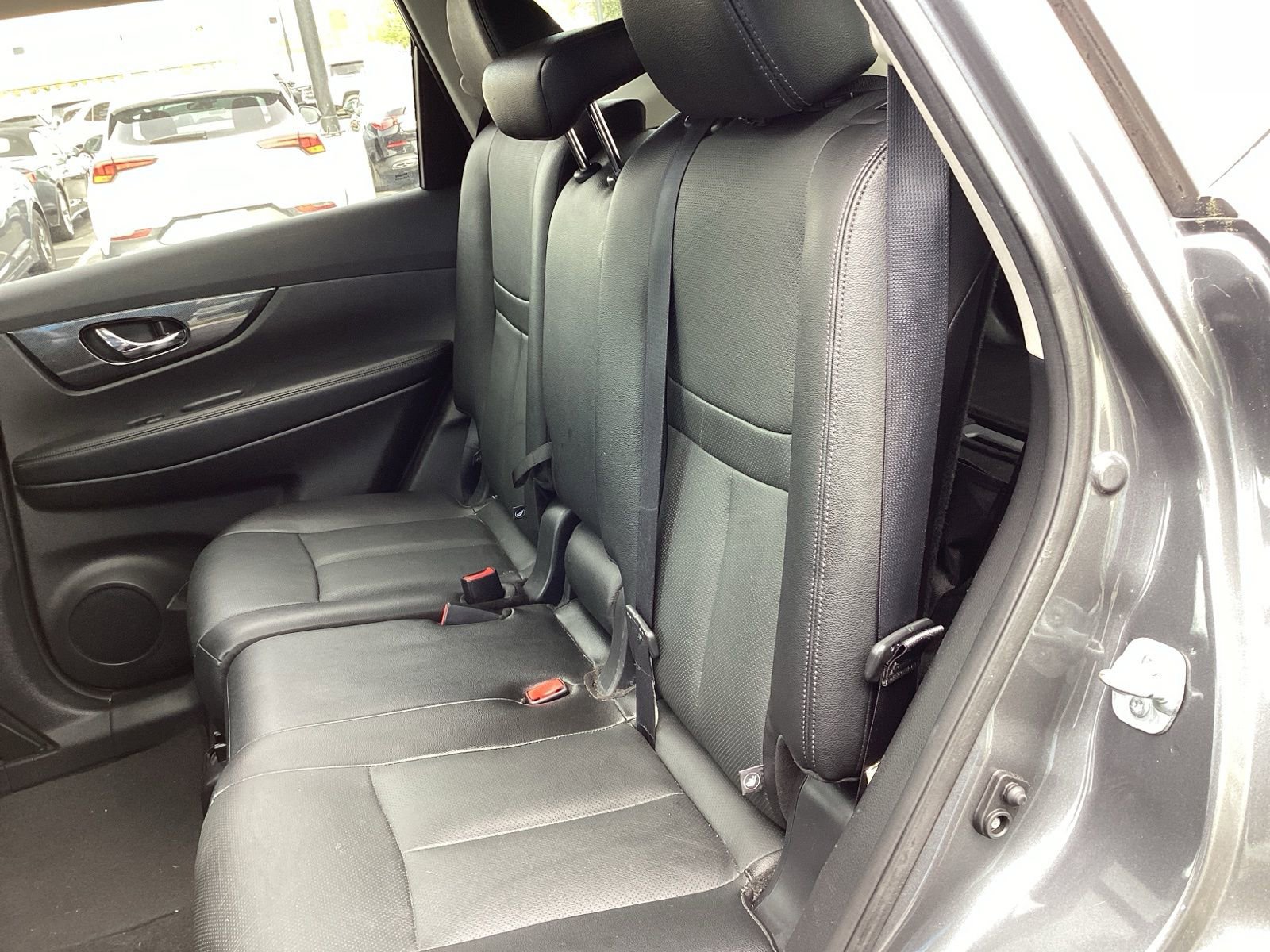 Used 2016 Nissan Rogue SL w/ SL Premium Package image 13