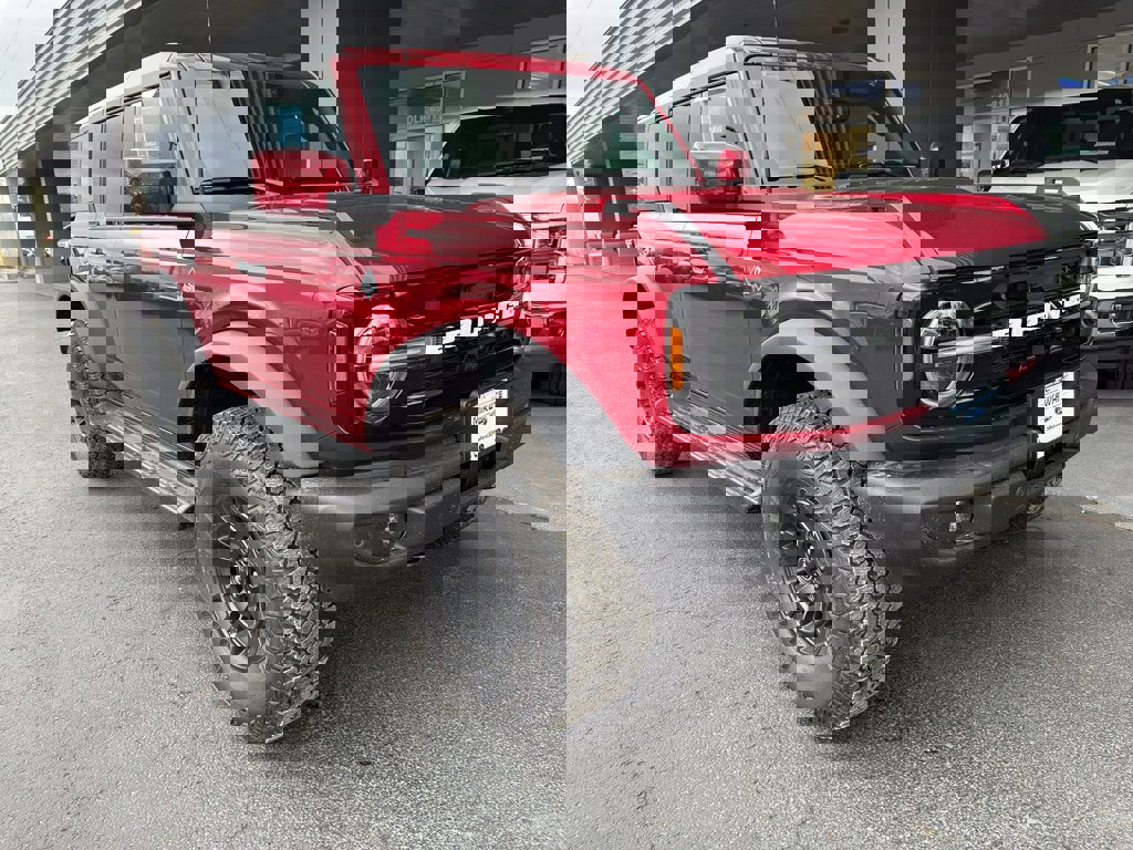 New 2026 Ford Bronco Outer Banks w/ Sasquatch Package image 1