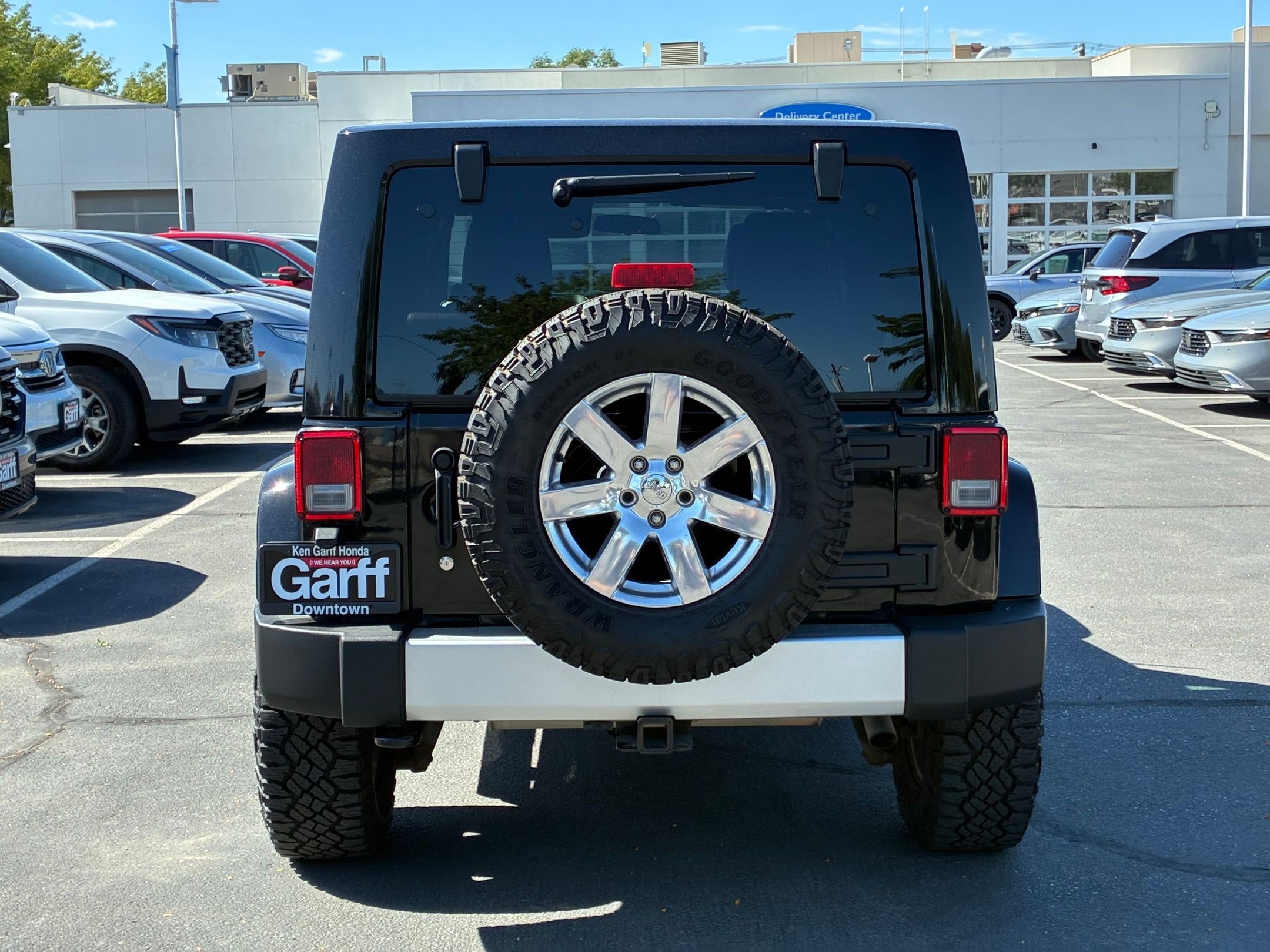 Used 2012 Jeep Wrangler Unlimited Sahara w/ Connectivity Group AWD/4WD image 7