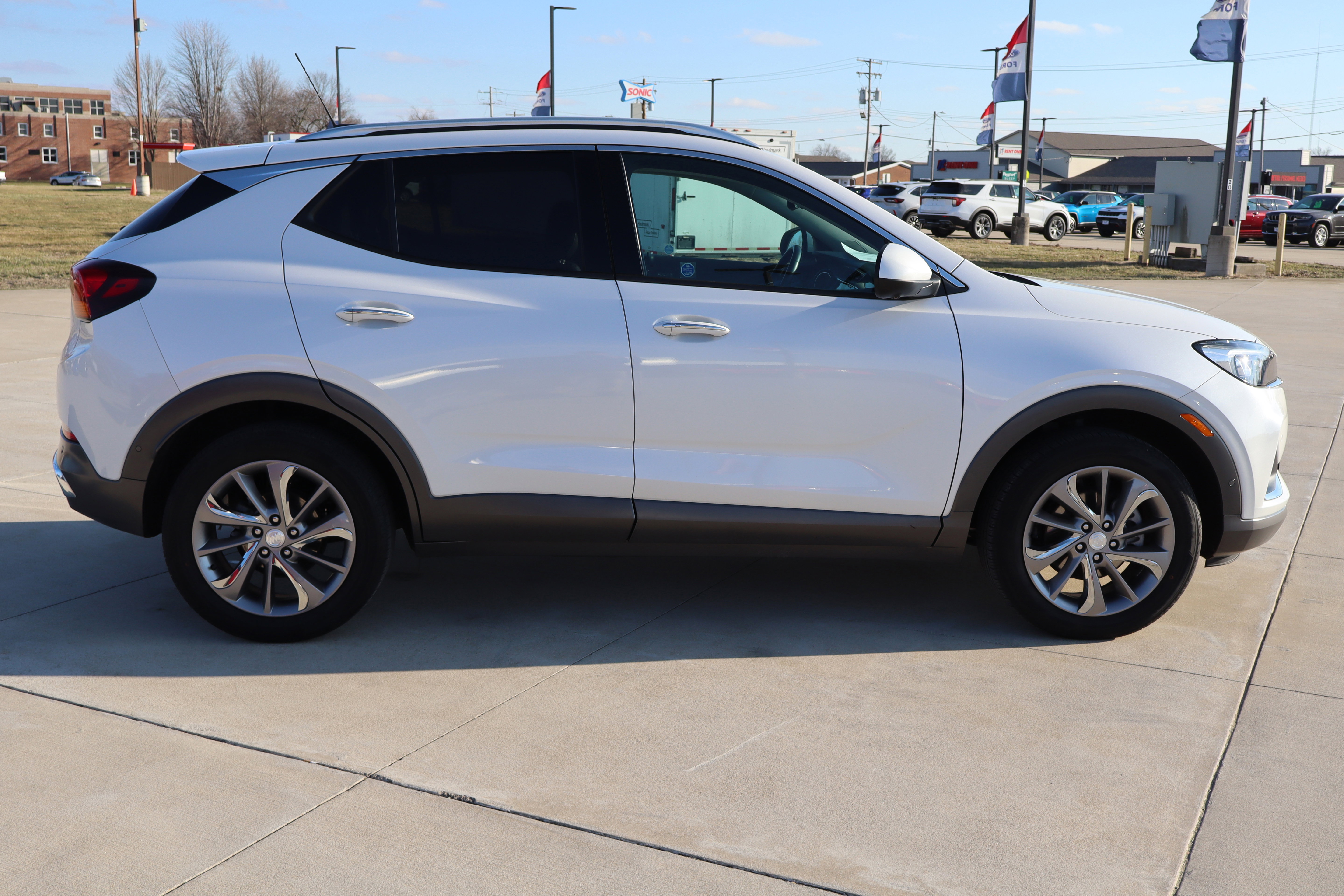 Used 2023 Buick Encore GX Essence w/ Advanced Technology Package image 5