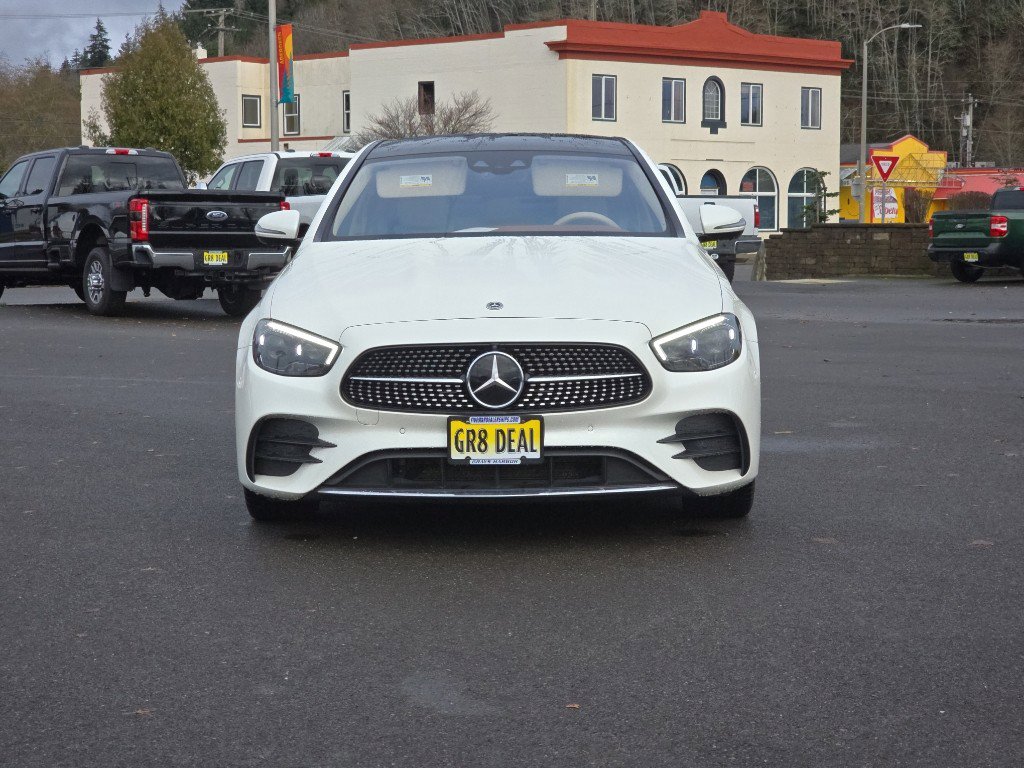 Used 2022 Mercedes-Benz E 450 4MATIC Sedan image 3