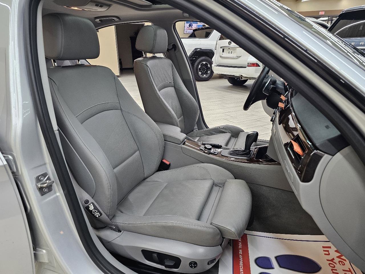 Used 2011 BMW 335i Sedan image 18