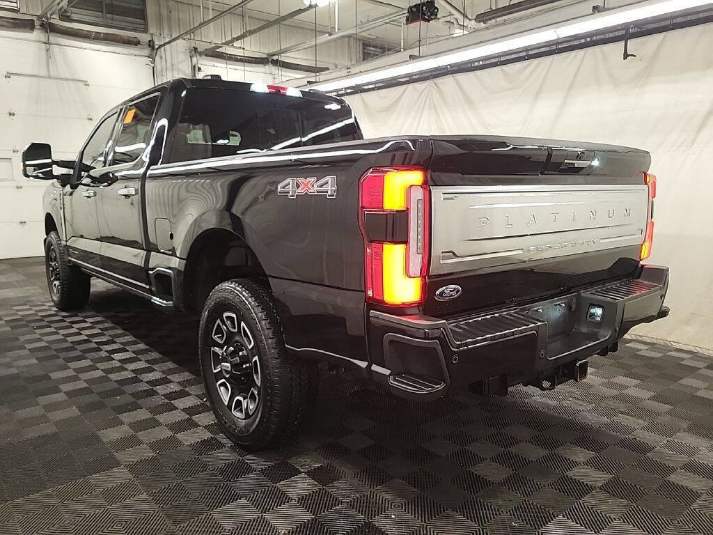 Used 2024 Ford F250 Platinum image 2