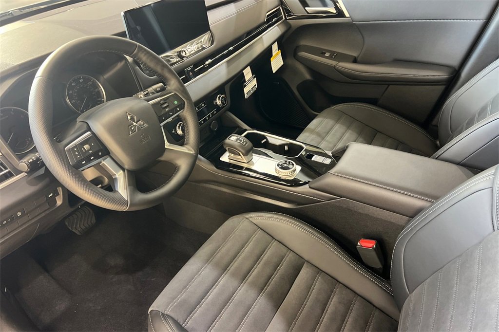 New 2026 Mitsubishi Outlander image 11