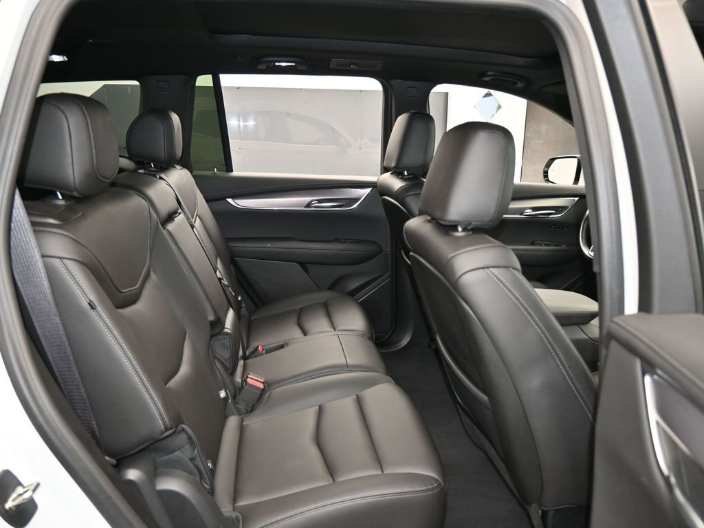 Used 2024 Cadillac XT6 Luxury image 47
