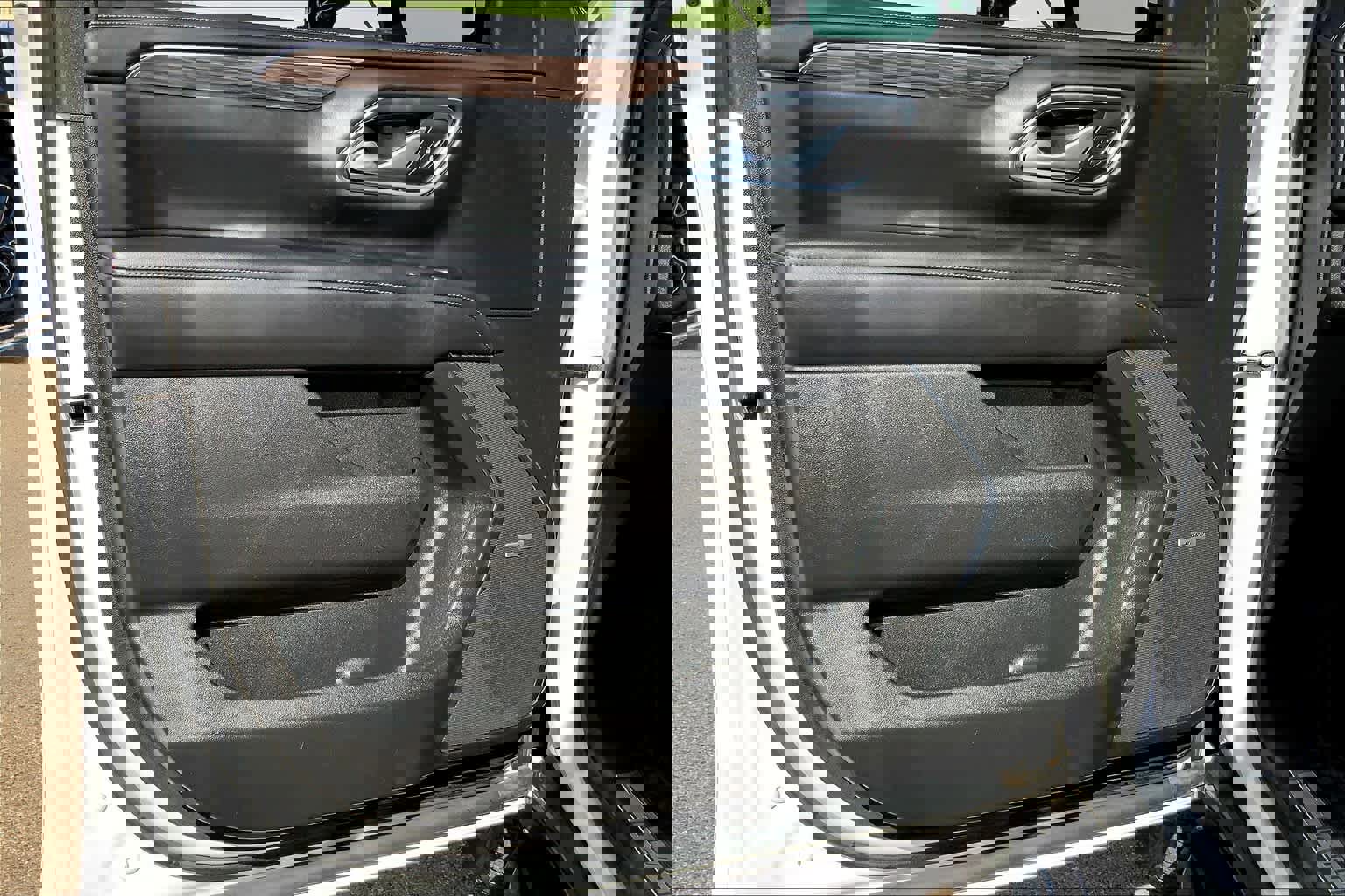 Used 2021 Chevrolet Suburban LT w/ LT Signature Package image 22