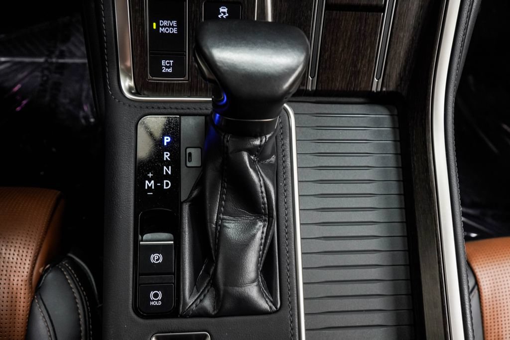 Used 2024 Lexus GX 550 w/ Accessory Package (2T) AWD/4WD image 28