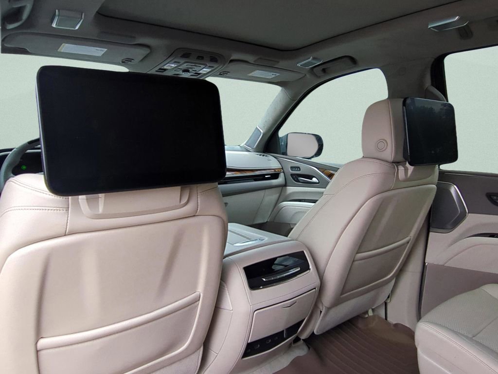 Used 2024 Cadillac Escalade Sport Platinum w/ LPO, ONYX Package AWD/4WD image 11