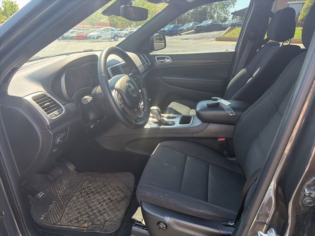 Used 2021 Jeep Grand Cherokee Laredo AWD/4WD image 12