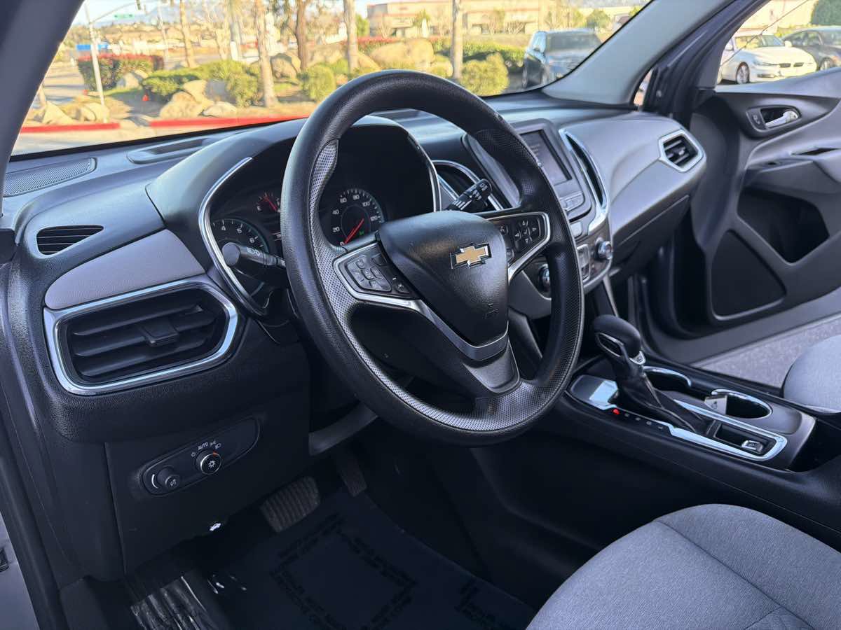 Used 2023 Chevrolet Equinox LS image 25