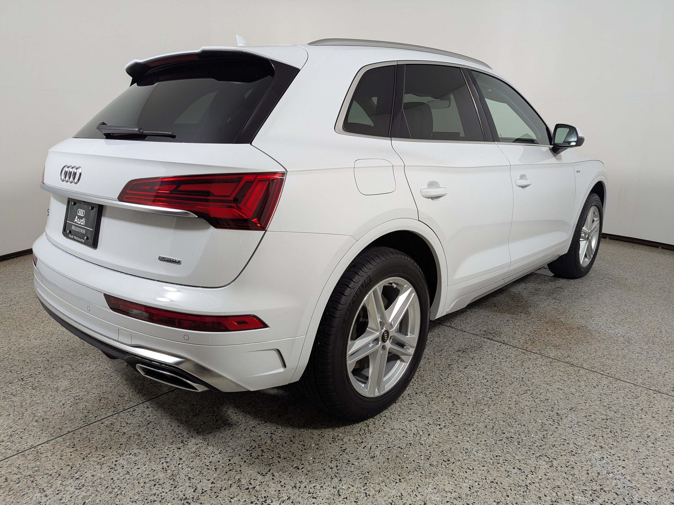 Certified 2024 Audi Q5 e Premium AWD/4WD image 7