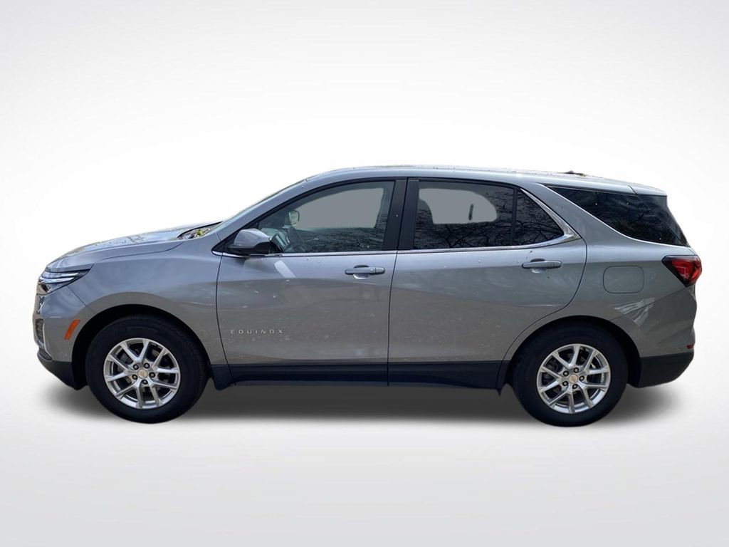 Used 2024 Chevrolet Equinox LT w/ LPO, Floor Liner Package FWD image 3