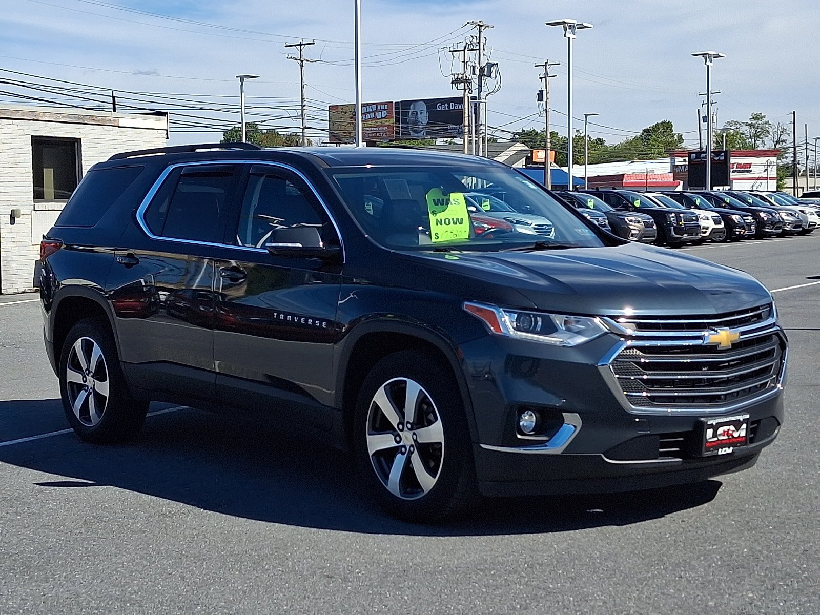 Used 2019 Chevrolet Traverse LT w/ LT Premium Package AWD/4WD image 3