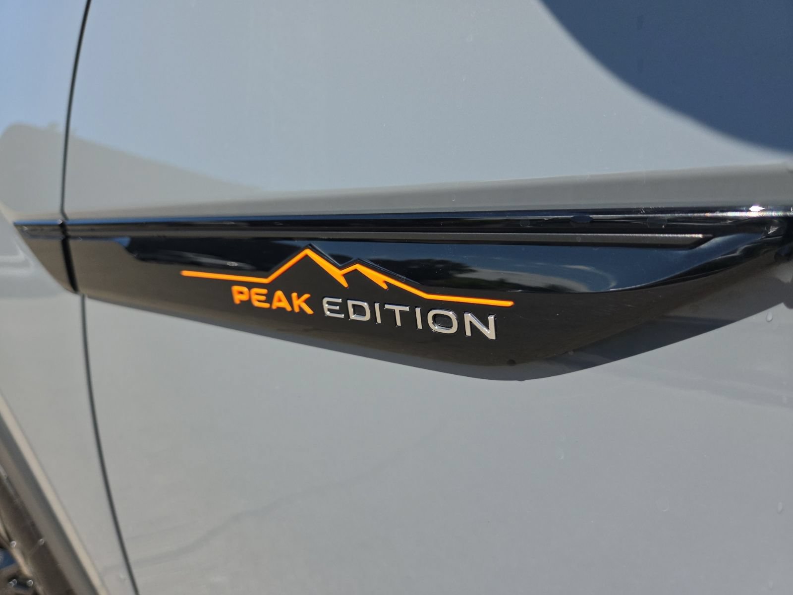 Certified 2024 Volkswagen Atlas Peak Edition SEL AWD/4WD image 16
