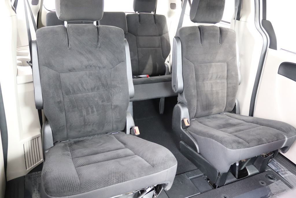 Used 2019 Dodge Grand Caravan SE image 21