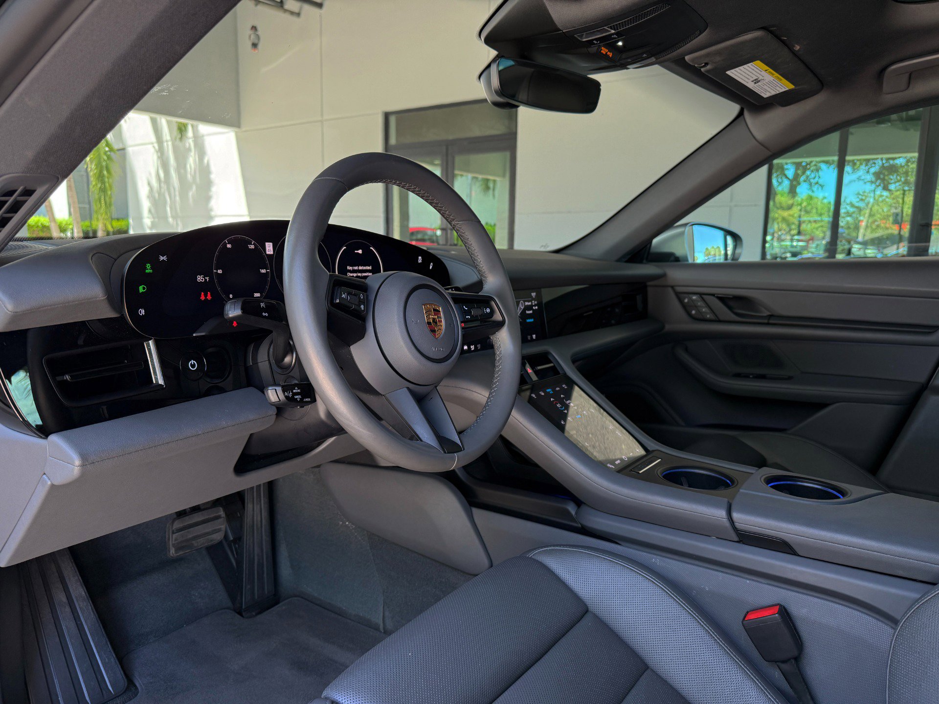 Used 2022 Porsche Taycan image 24