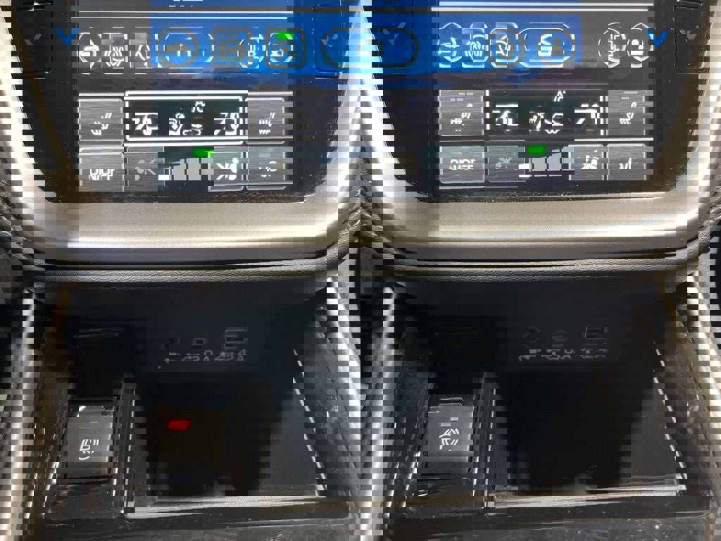 Used 2024 Subaru Outback Premium image 27